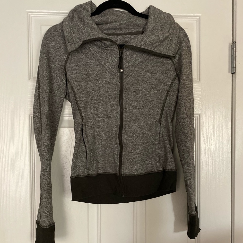 Lulu jacket, size 6, like new